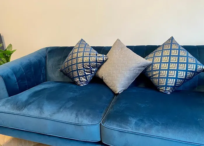 Luxury Riverside City Centre Apartment