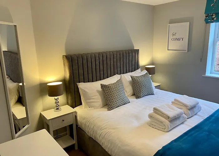 Luxury Riverside City Centre Apartment
